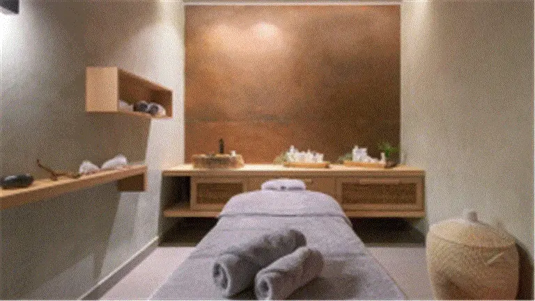 North Shore Health Studio / Spa | Licensing Agreement | Net $150K