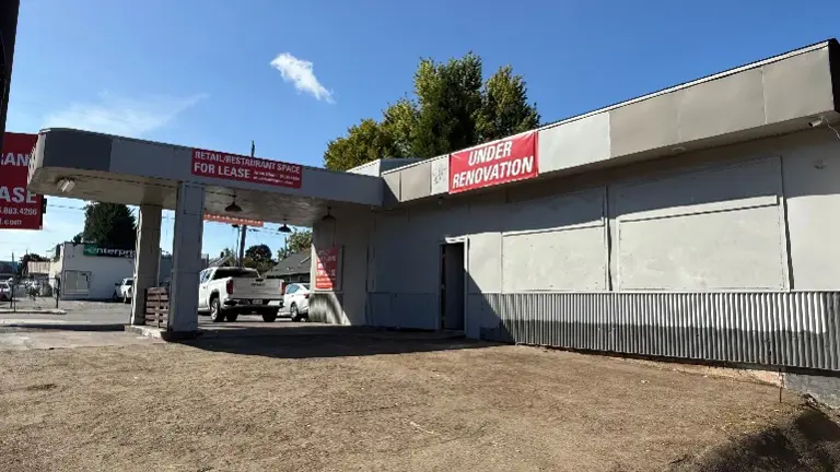 Hot Location Type 1 Hood Restaurant For Lease