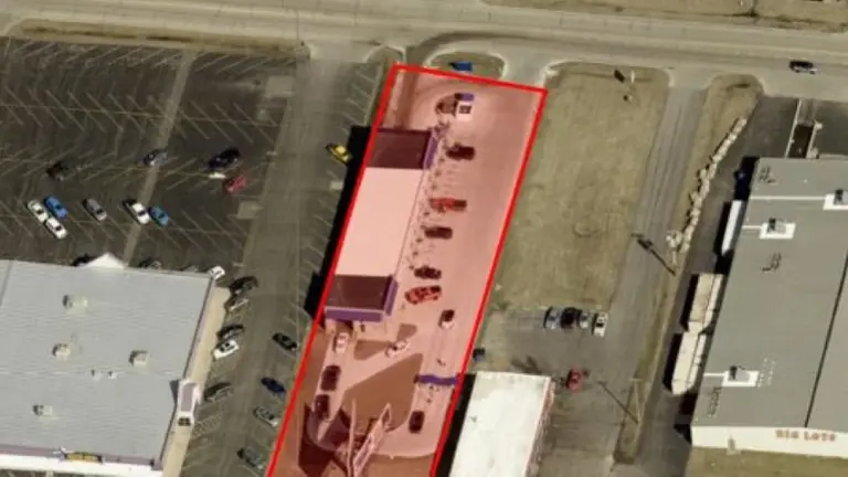 Fee-Simple 0.83 Parcel With Long-Term NNN Lease