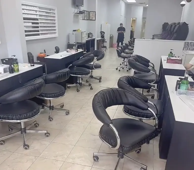 Turn Key High-End Nail Salon [14.5 Yrs]