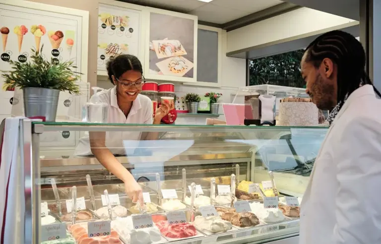 Local Favorite - Ice Cream Shop including RE