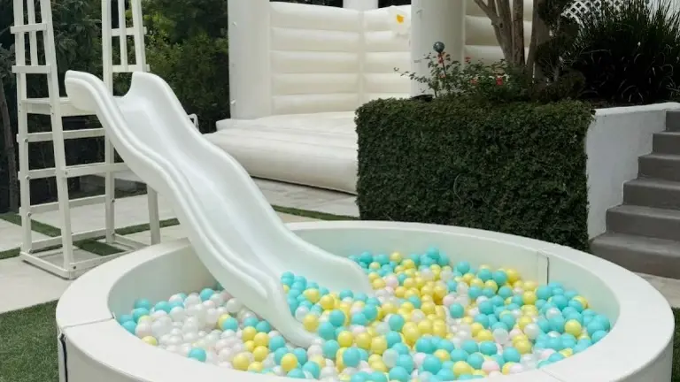 9Ft Ball pit 13x13 Modern Bounce