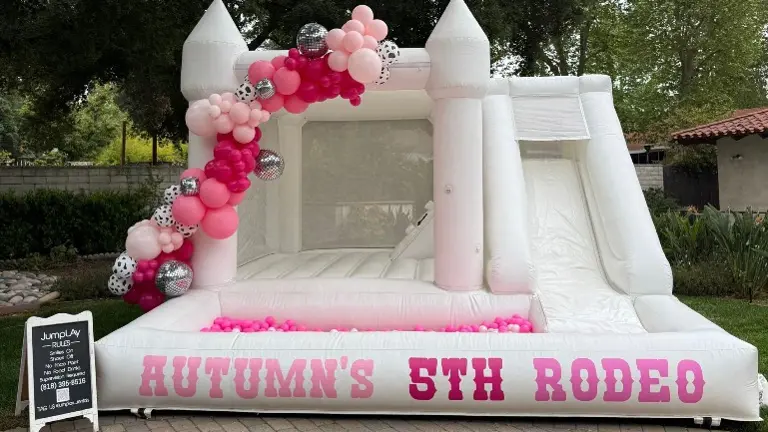 3-in-fun Bounce house