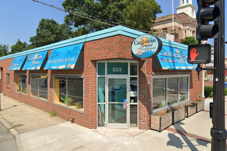 Turnkey Restaurant for Sale - Prime Location