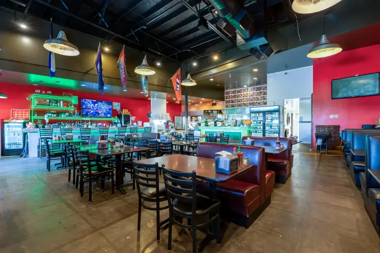 Full Restaurant & Bar for Sale – High-Visibility Centennial Location