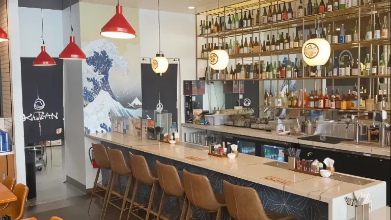 Prime location in DTLA near Whole Foods with a lot of traffic!