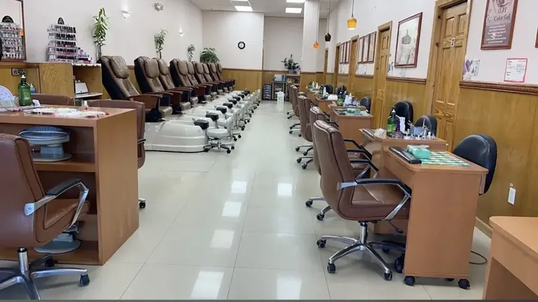 Turn Key High-End Nail Salon [18.5 Yrs]