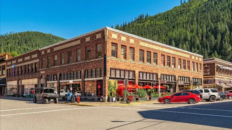 The Blackboard Marketplace and Business Center