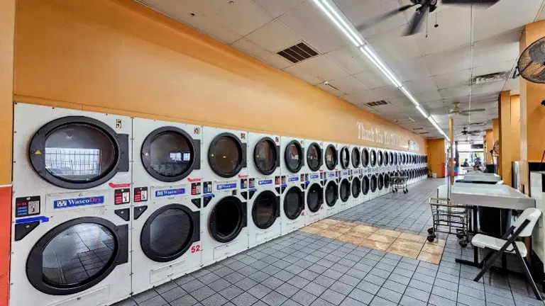 9 Years Established Laundromat in Houston Metro area For Sale