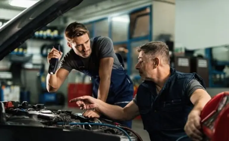 50-yr Auto Service Center at Tremendous Location