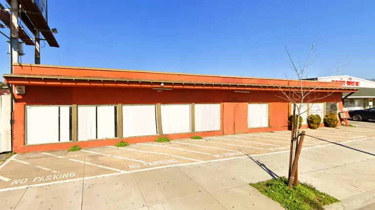 Versatile Commercial Space in Prime Location 16,298 SF in High-Traffic