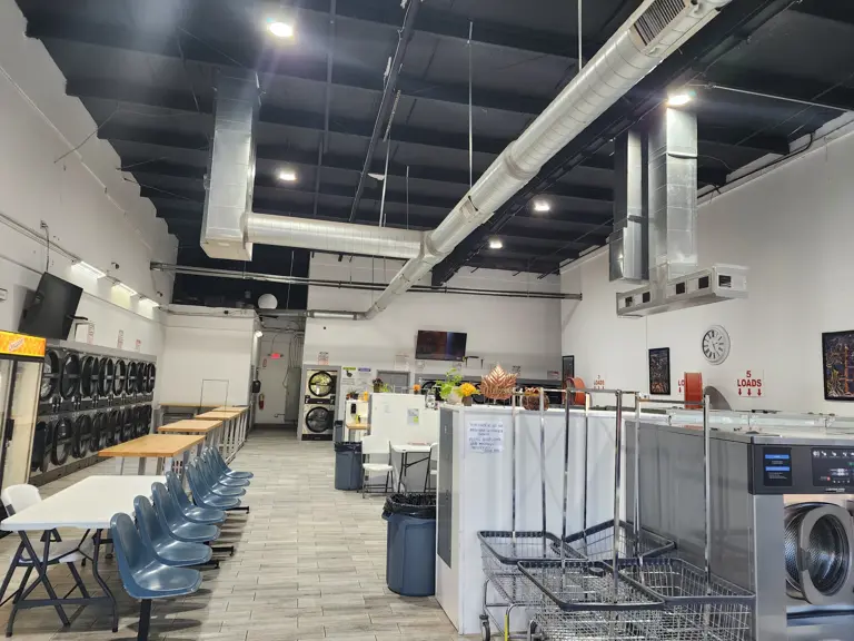 Absentee-Run Coin Laundry – Prime Location – 4,000 SF – For Sale.