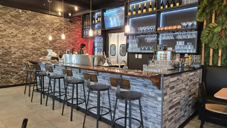 Operating Restaurant Very Well Decorated and Ready to Change Owner