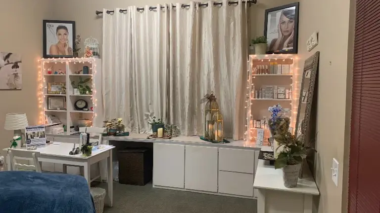 Shelves for Retail/Decor