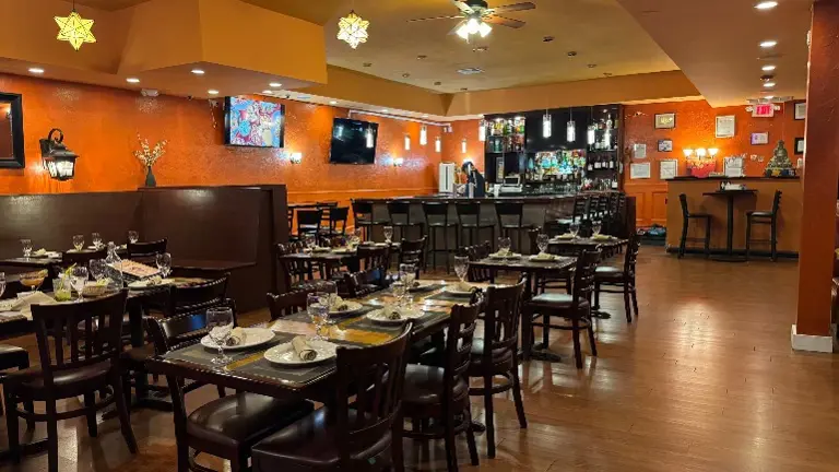 Profitable Turnkey Indian Restaurant with Full Liquor License