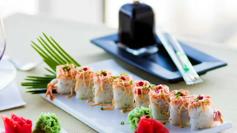 Fully equipped Japanese restaurant with large space