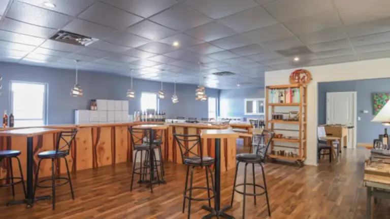 Turnkey Tasting Room, Rooftop Bar and Short Term Rental Unit!