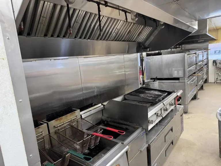 Well-established, high-volume pizza restaurant for sale.