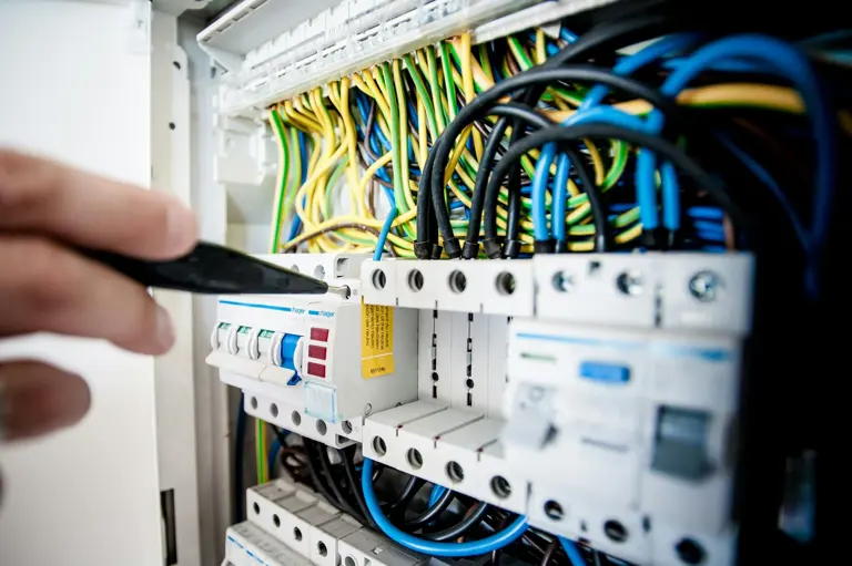 Commercial/Residential Electrical Contractor     Listing ID: N-1035