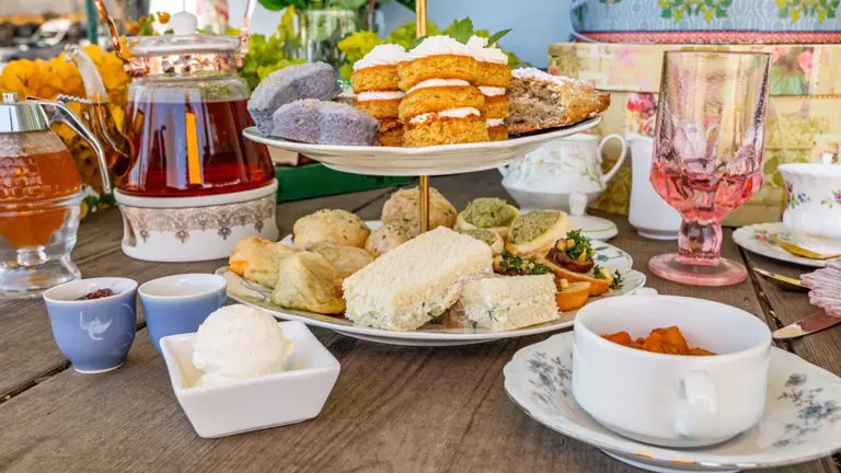 Charming Southern Restaurant for sale with Real Estate! HISTORIC!!!