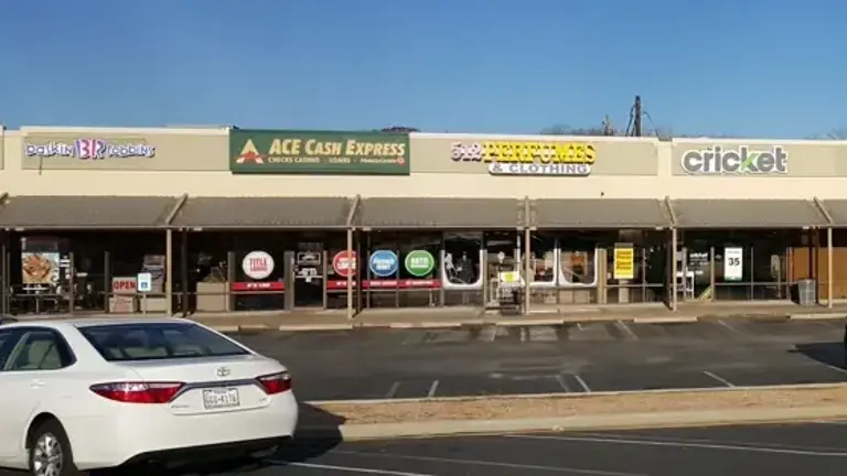 Baskin-Robbins Franchise – $590K Revenue | Absentee-Run | Prime Austin