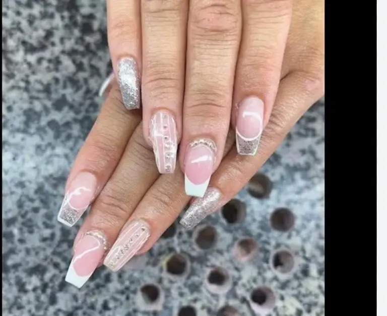 Cozy Nail Spa with Modern Design