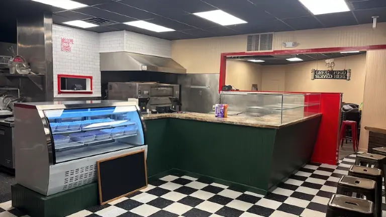 Turn Key Pizzeria in Passaic County with long history in town