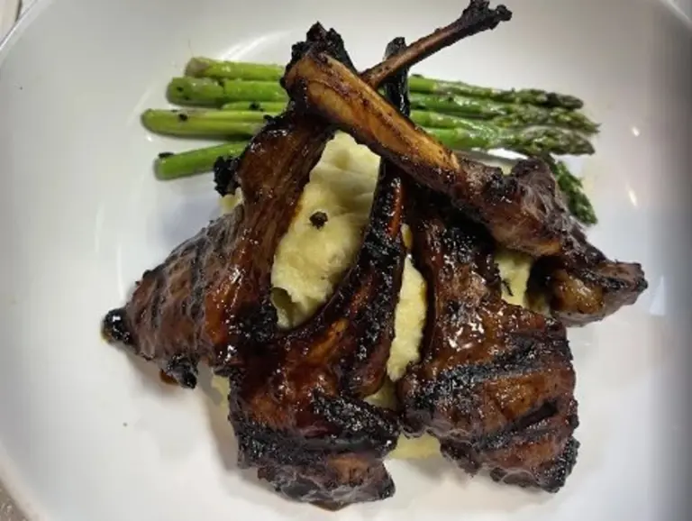 Priced to Move!   Profitable Houston Bar and Restaurant for Sale