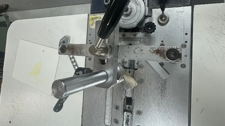 Moulding under pinner