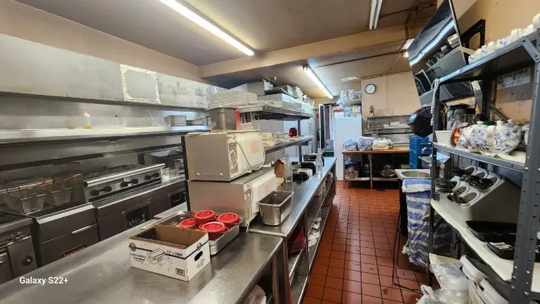 Restaurant with big kitchen for sale