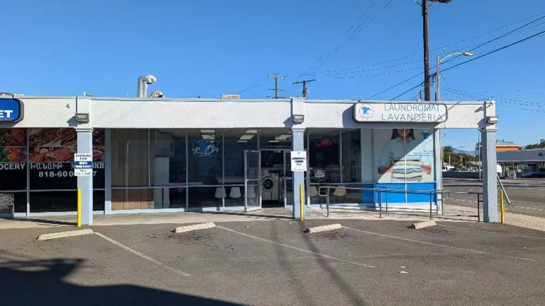 Spin Into Profits! Thriving Laundry Business for Sale