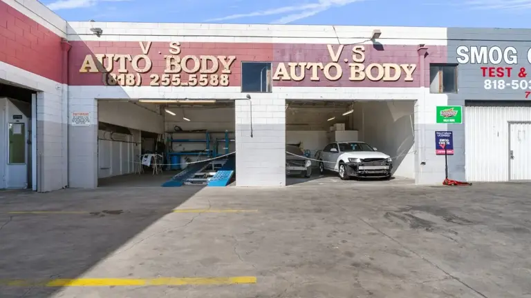 Low Rent Auto Body For Sale w/ Licensed Spray Booth