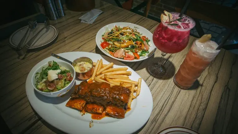 Turn-Key BBQ Spot, Prime Location, Includes Class C Liquor License!