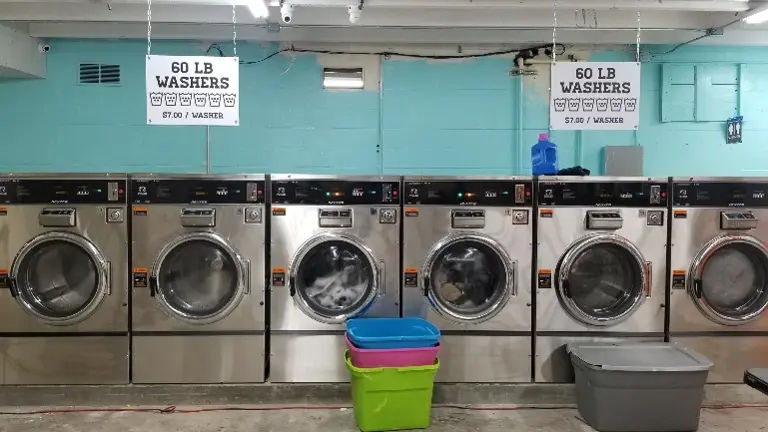 Self Serve Laundromat on Major Highway — Panama City, FL