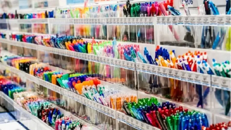 Cell Phone Accessories Kiosk In a A-Class Mall