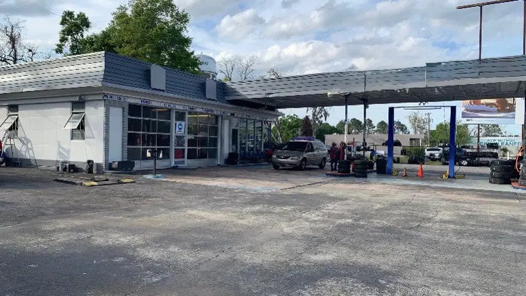 2 Mechanic Shops for Sale 