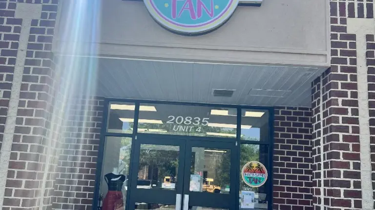 Established Tanning Salon For Sale – Strong Client Base!