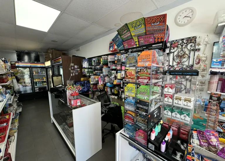 Turnkey Convenience Store – Westchester Miami – Fully Equipped