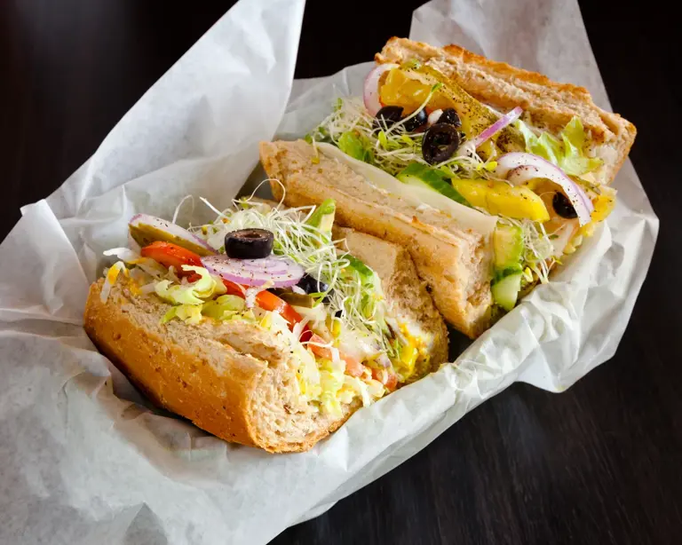 Profitable Manhattan Deli– $30K+ Weekly Sales | Absentee Ownership
