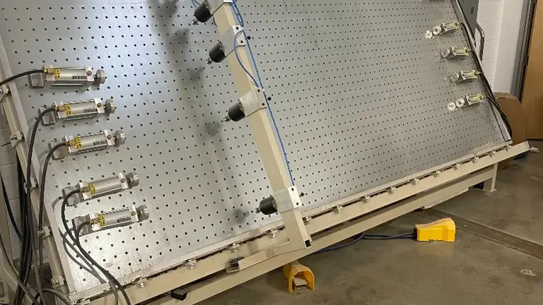 Unique Vertical Frame Table 285