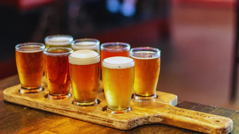 Full-service restaurant & bar