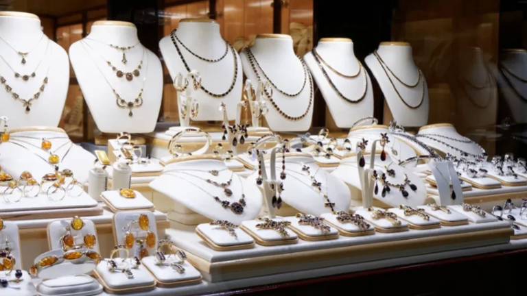 Strong Jewelry Business with Solid Operation