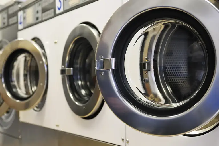 NEEDS TO SELL BEFORE YEAR-END – Profitable Laundromat in Kissimmee