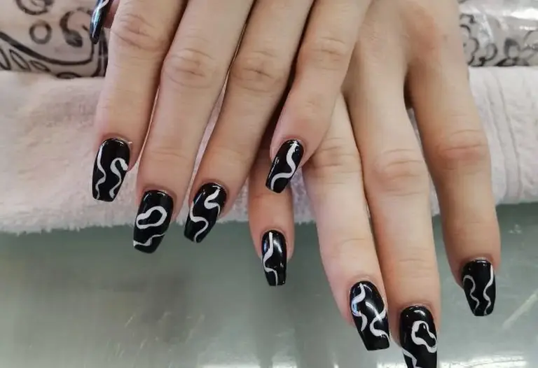 Turn Key High-End Nail Salon [21 Yrs]