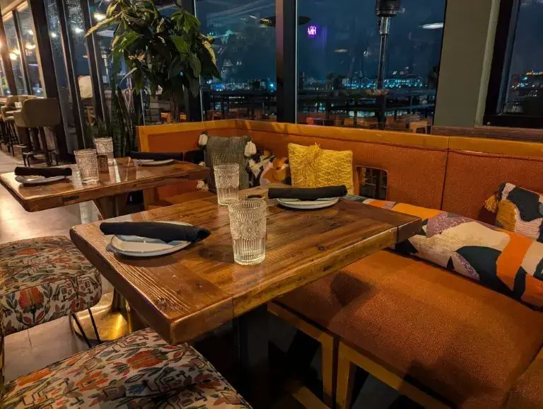 Popular Boston Bar & Grill