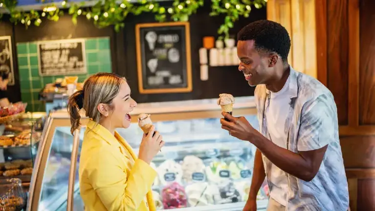 Turnkey Outer Banks Favorite: Ice Cream, Sandwich & Convenience Shop