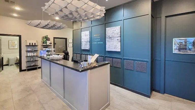 Lobby/Front Desk