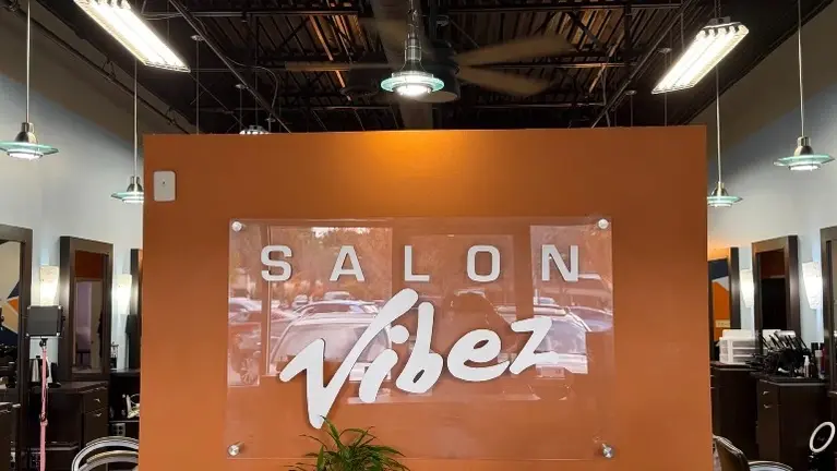 Turnkey,Fully Staffed Upscale Beauty Salon in Prime So Fulton Location