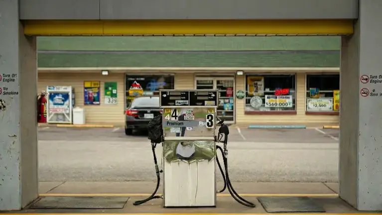 Well established and unbranded C-Store 