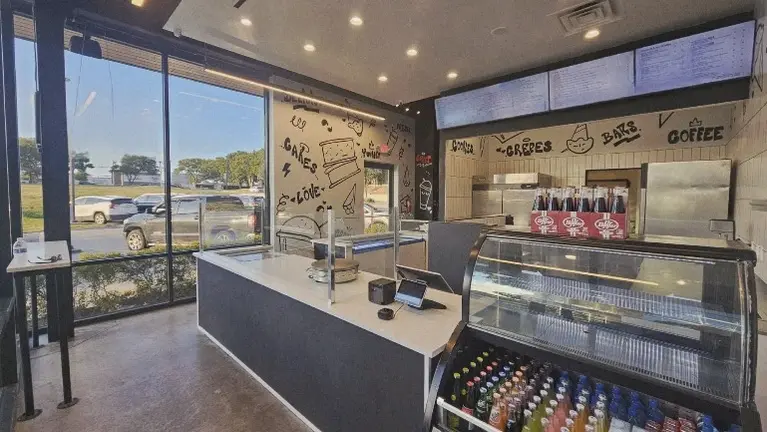 Established Dessert Café in Upscale Dallas Center – Operating Now